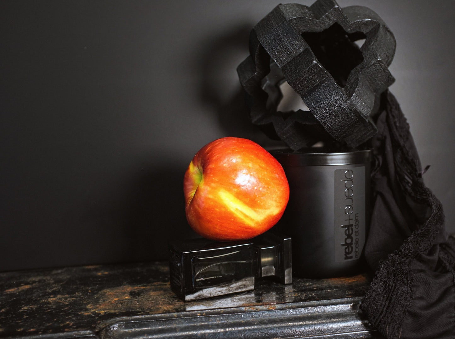 intimité - rebel + suede | handcrafted candles | luxury candles