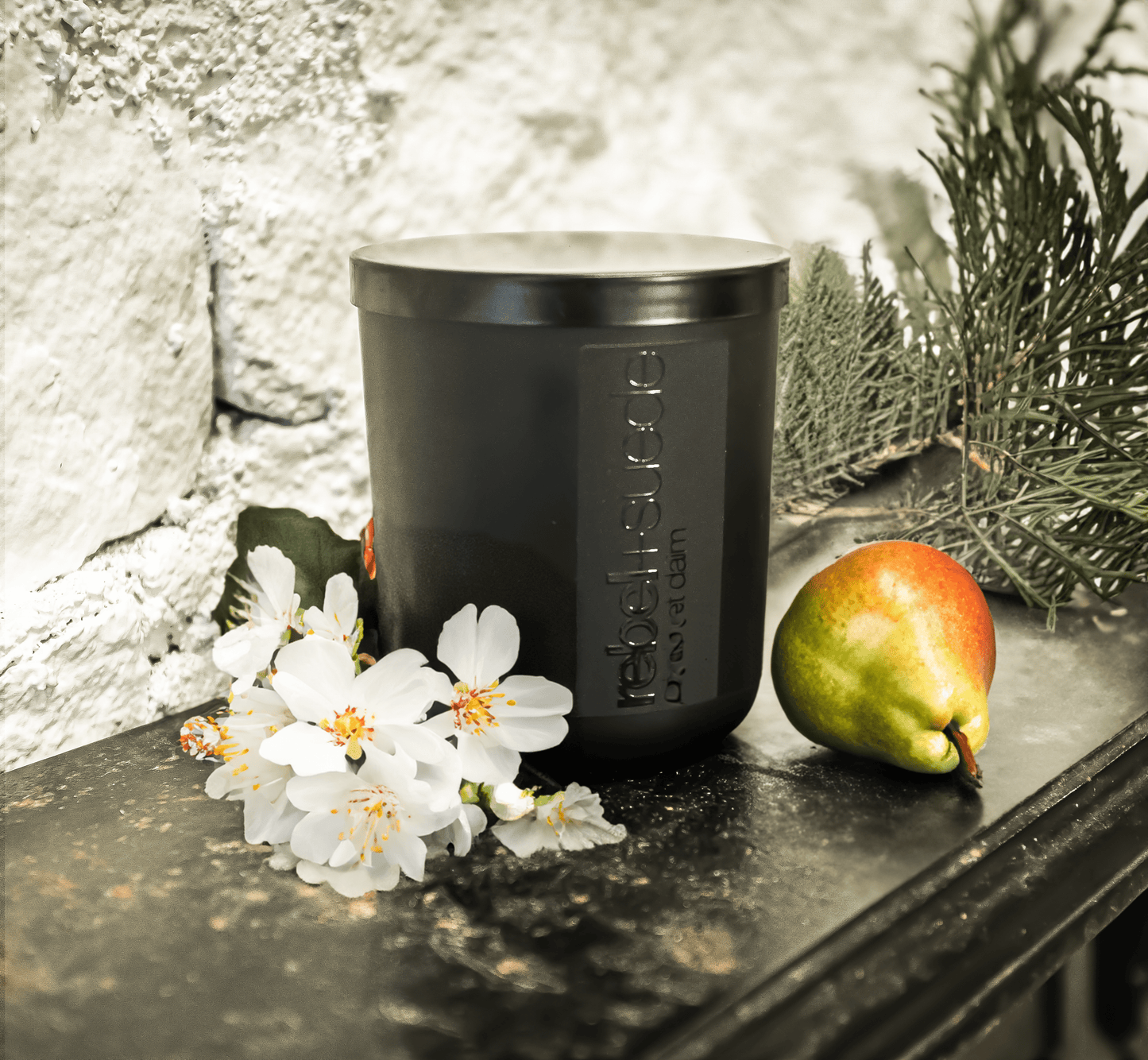 la mère - rebel + suede | handcrafted candles | luxury candles